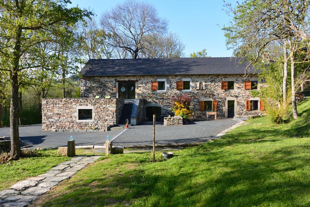 Chambre D'Hotes Aux Pays Des Sucs Saint-Hostien Exterior photo